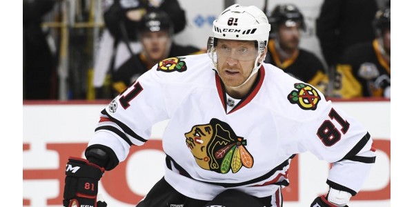 Hossa forlader NHL på grund af fysiske faktorer